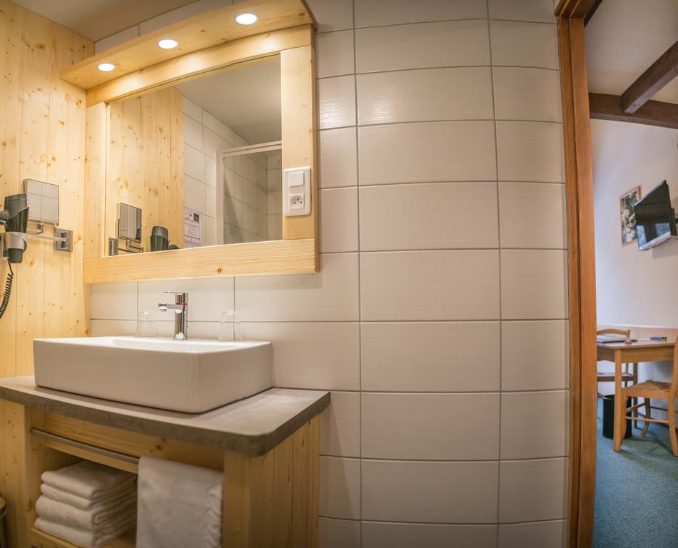 Logis Hotel Le Vetine 르발틴 외부 사진